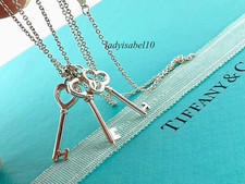 18,25" Tiffany & Co. Collana con ciondolo tripla tre mini chiavi in argento con scatola -Auth.