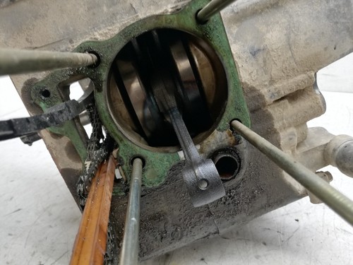 Blocco motore con - blocco, e