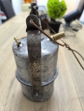 Antica lampada a carburo da