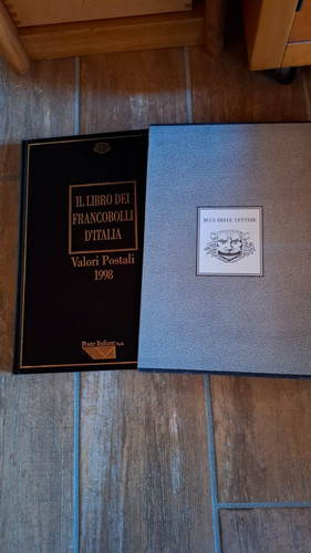 Libro dei francobolli - il,