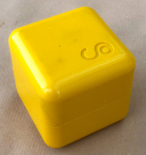 LONGATO ARREDAMENTI VINTAGE 70'S SCATOLINA ABS CUBO APRIBILE GADGET PROMOZIONALE