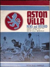 12/04/1971 Aston Villa v Barnsley  (rusty staples, stained corner)