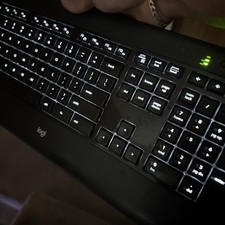 Logitech K800 Tastiera