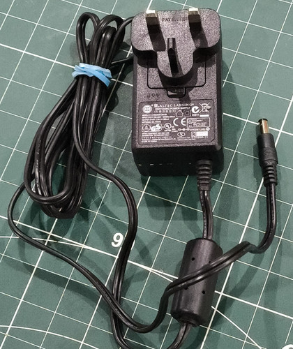 Alimentatore caricabatterie