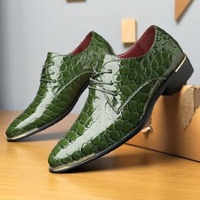 Scarpe eleganti e raffinate da