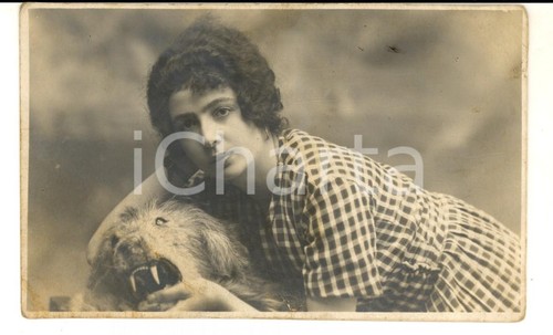 1921 ritratto donna con - 1921, di
