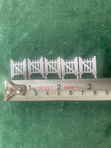 White plastic gates - 5,