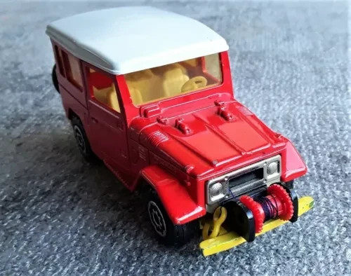 Land cruiser 4x4 majorette - land,