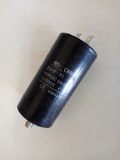 Condensatore d'esercizio per