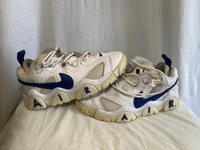 Nike Air Barrage Sneakers