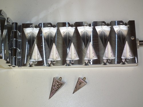 Stampo affondatore piramide