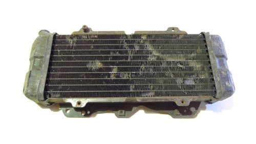 Radiatore con alette ammaccate
