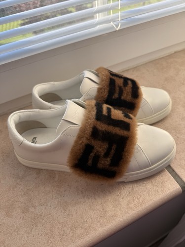 Sneakers fendi con pelliccia - fendi,