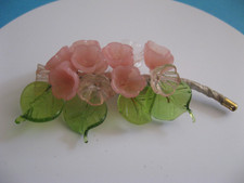 Spilla con fiori rosa e foglie