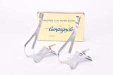 NOS/NUOVO CON SCATOLA Campagnolo Fermapiedi Toe Clips #0990/05 (#0F23-A) Logo Alato Medium
