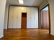 armadio 6 ante usato bianco panna capiente con cassetti 