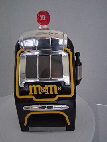 World slot machine - m&m's,