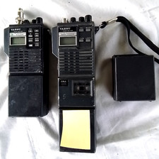 Yaesu  :  FT-23R  /  MRH-2005N   come foto . Da Testare - Per Ricambi