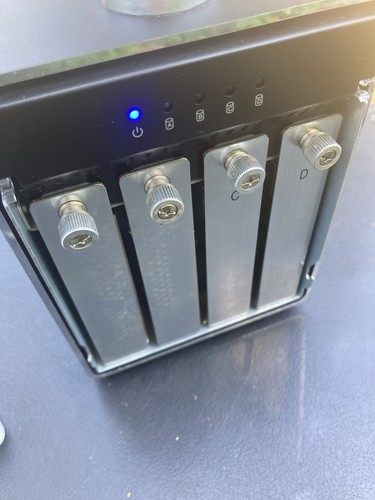 Akitio quad bay thunderbolt - akitio,