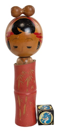 Bambola kokeshi creativa con - kokeshi,