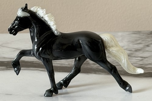 Breyer 2017 stablemates - breyer,