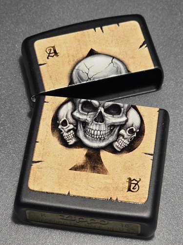 Zippo three skulls - skulls, black