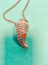 Collana a corno porta tabacco etnico,  anni 70 hippie in metallo argentato