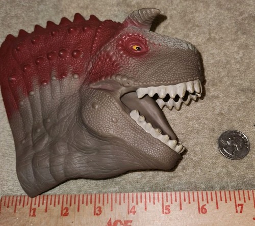 Disney dinosauro carnotaurus - disney,