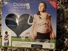 Fascia Trasporto Neonato Closer Baby Carrier poco usata con scatola. Color Jeans