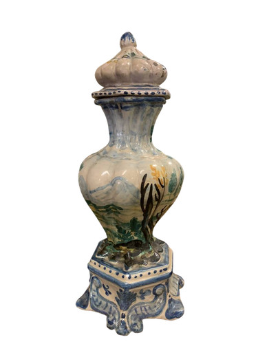 Antico vaso con - , coperchio