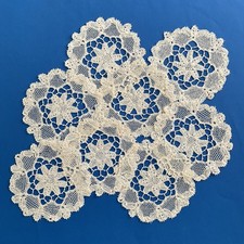 8 piccoli centrini antichi
