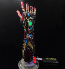 Guanto Infinite Iron Man MK85 Battle Damage Nano Gauntlet 1:1 modello leggero resina