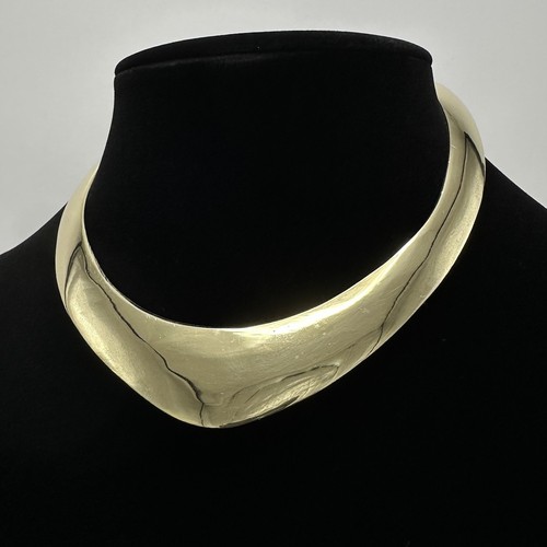 Collana collare audace tono