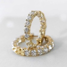 Orecchini a cerchio Moissanite