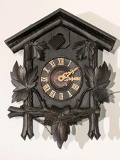 Antico orologio a cucù per