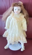 GRANDE BAMBOLA DI PORCELLANA E PEZZA 39 cm