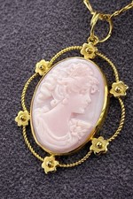 Ciondolo Cammeo Rosa in Oro