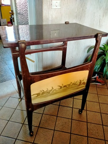Tavolino ruote vintage scena - ruote,