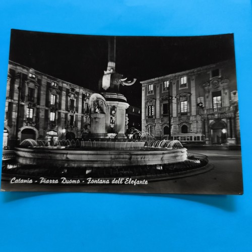 Catania piazza duomo fontana - catania,
