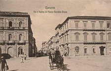de136 cartolina taranto citta' via d'acquino da piazza giordano bruno