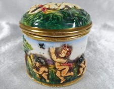 BOITE A BIJOUX / PILULE / BAGUE DÉCOR PUTTI RELIEF EN FAÏENCE ITALIENNE SIGNÉE 
