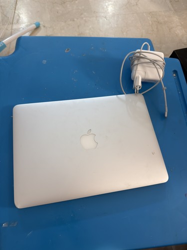 Apple macbook pro - 13,3", early