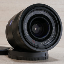 Sony SEL 24mm f/1.8 obiettivo