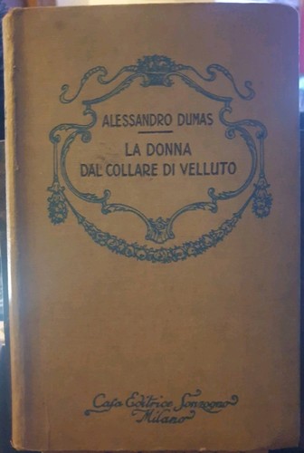 Donna dal collare di - collare,