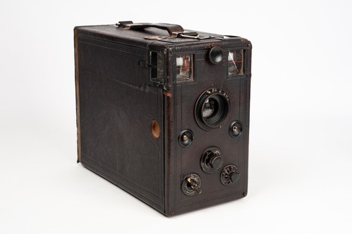 Paris magazine box camera - a.g.,
