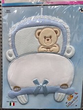 FIOCCO NASCITA COCCARDA FUORI PORTA DA RICAMARE PUNTO CROCE AZZURRO AUTOMOBILE