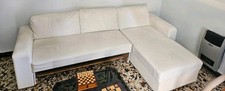 Divano angolare bianco con chaise longue