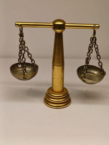 Bilancia giustizia ottone