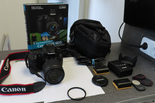Canon EOS 60D DSLR + 18-200mm