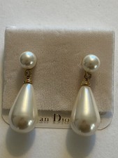 Orecchini Christian Dior goccia di perle finte con dettaglio strass ~ ottime condizioni!